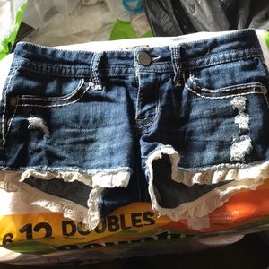 No Boundaries Daisy Dukes sz. 1 EUC